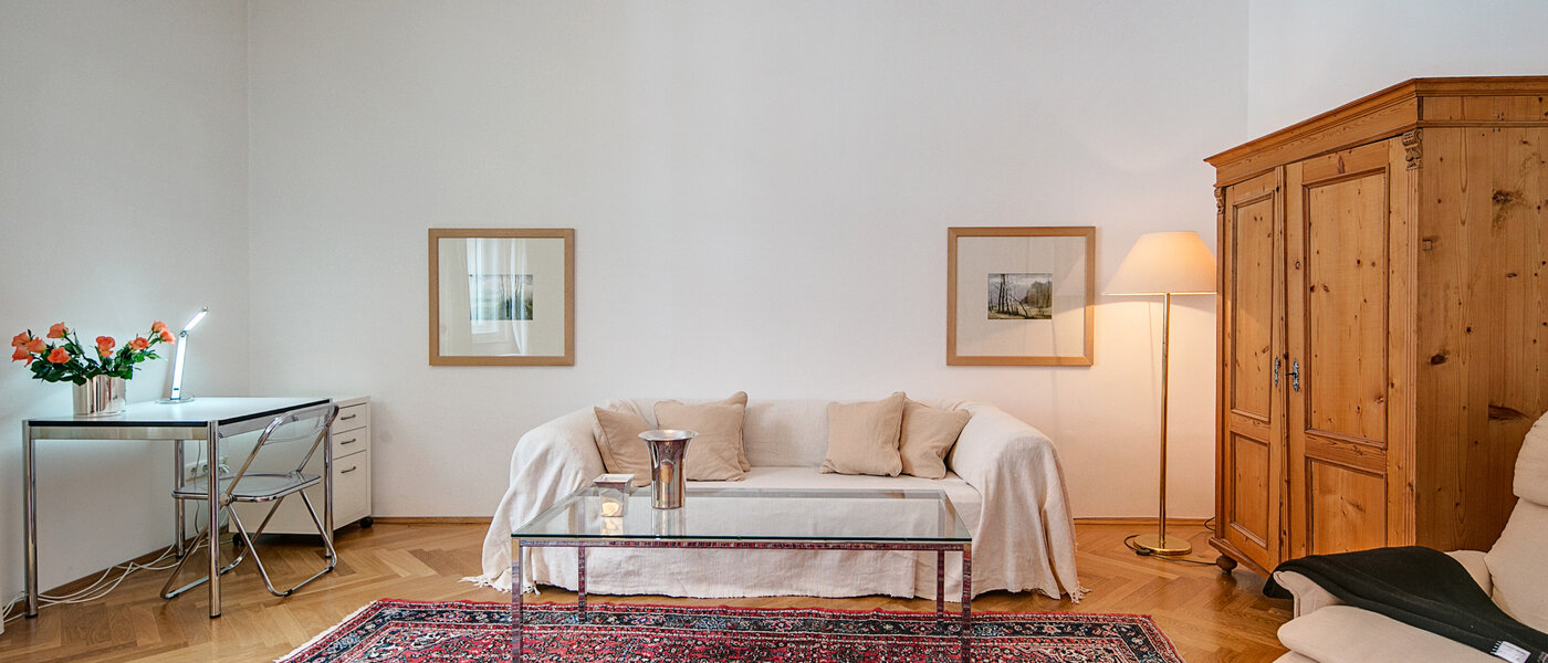 квартира München Schwabing-West (rund um den Bonner Platz) 02 гостиная 5818