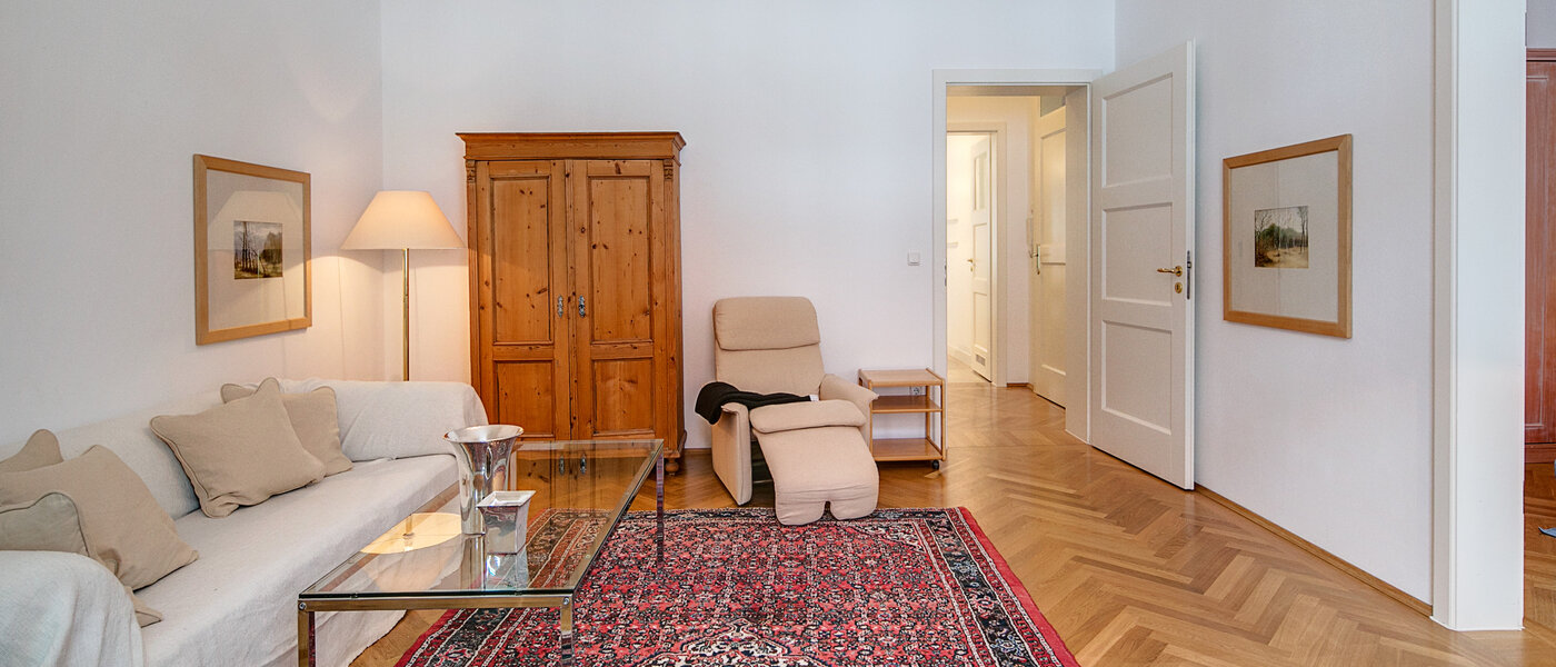 квартира München Schwabing-West (rund um den Bonner Platz) 03 гостиная 5818