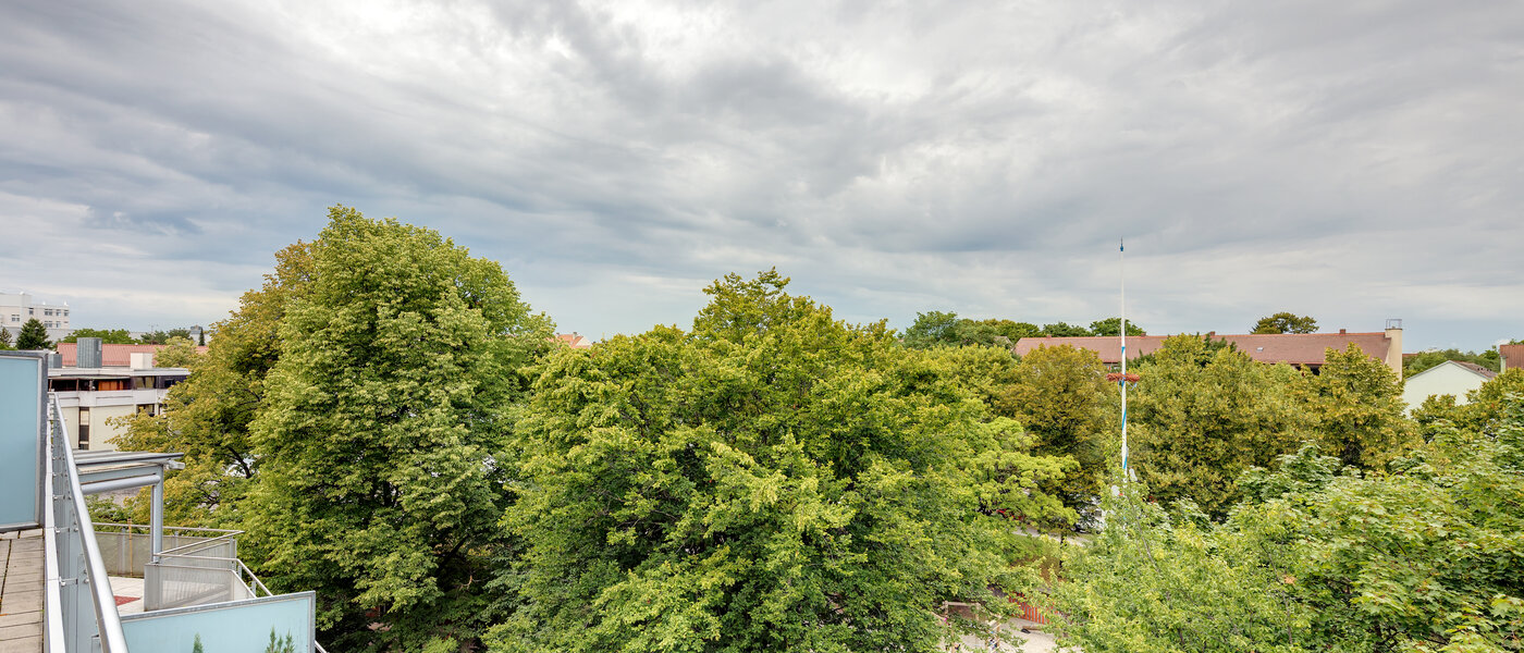 мансардная квартира München Sendling-Westpark 03 вид из окна 5946