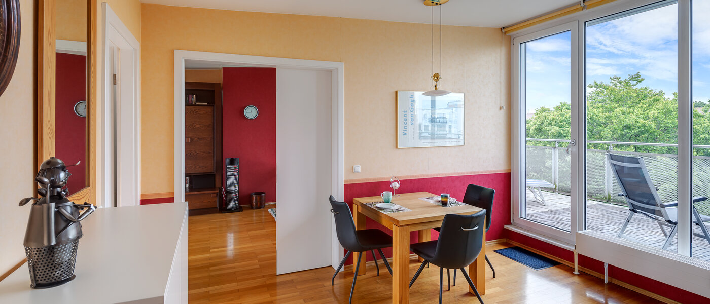 мансардная квартира München Sendling-Westpark 01 обеденная зона 5946