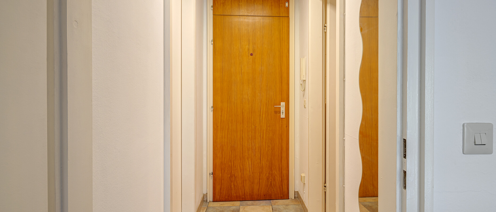 квартира München Milbertshofen 02 коридор 6061