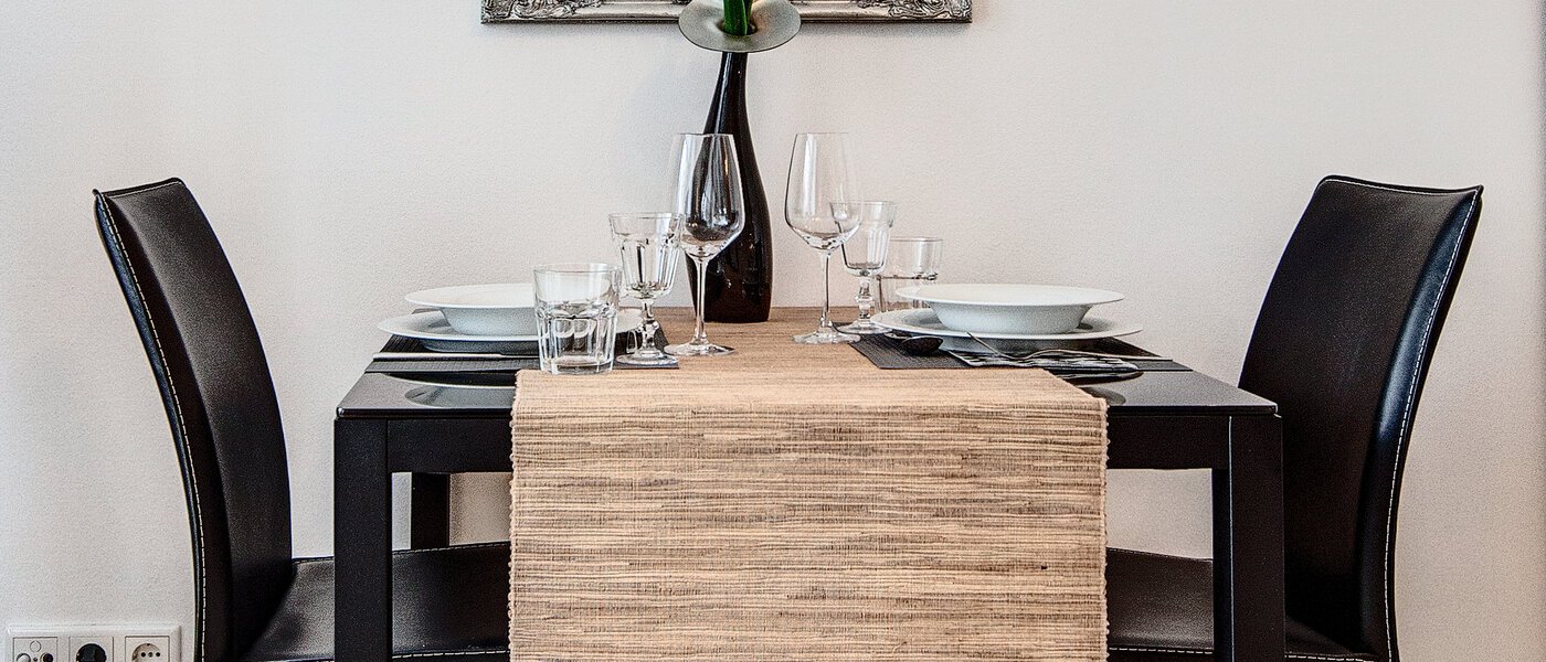 квартира München Arabellapark 01 столовая 6126