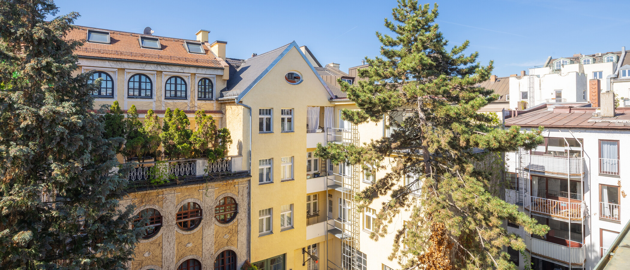 квартира München Maxvorstadt - Universitätsviertel 01 вид из окна 616