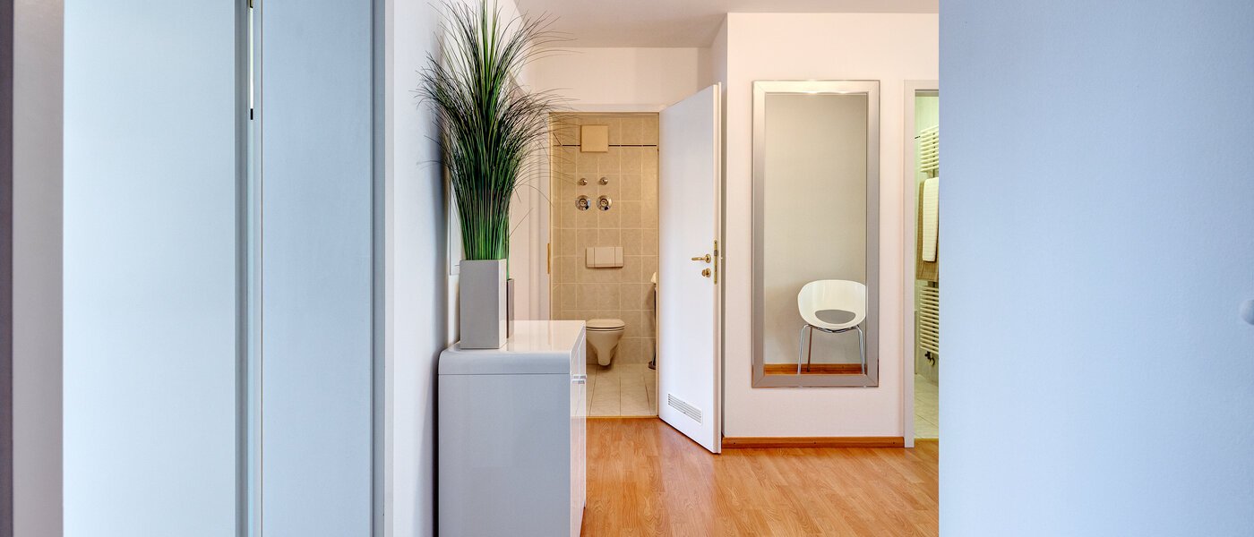 квартира München Schwabing (rechts der Leopoldstraße) 05 коридор 6219