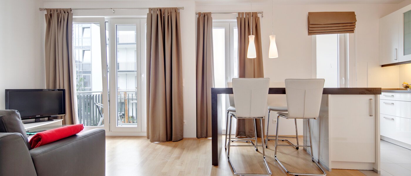 квартира München Schwabing-Nord (zw. Belgrad- & Leopoldstraße) 03 гостиная 6335