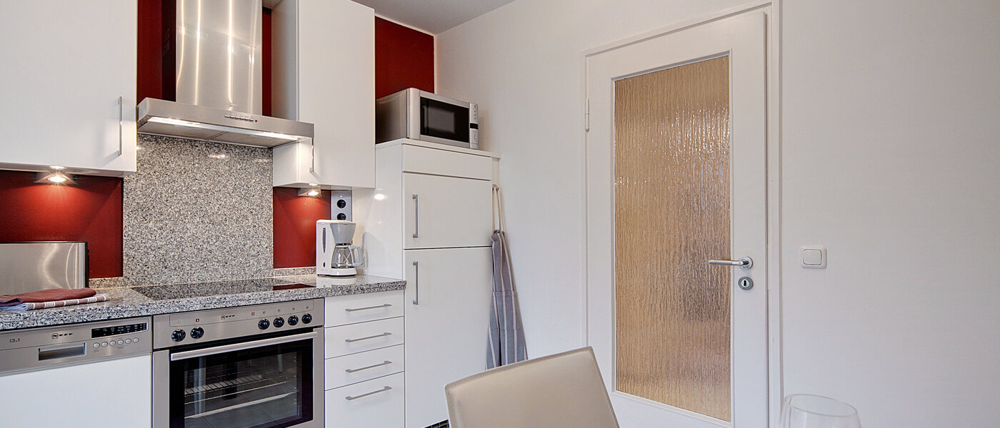 квартира München Schwabing (links der Leopoldstraße) 03 кухня 6480