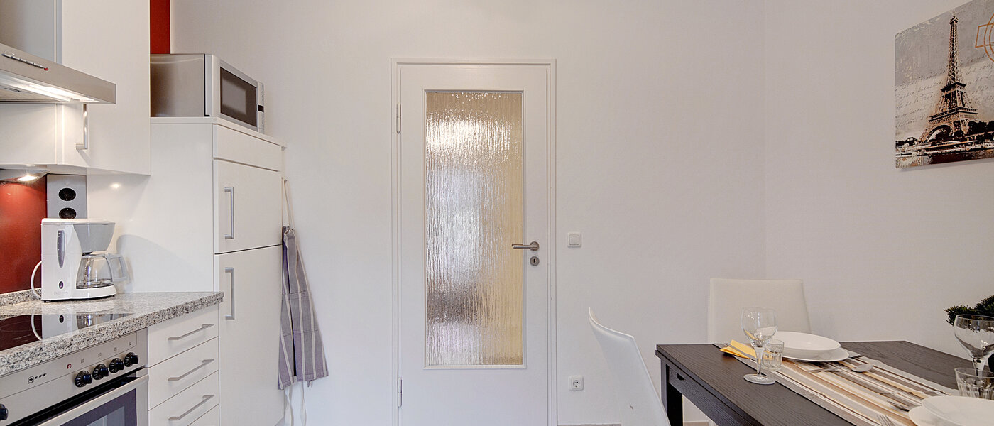 квартира München Schwabing (links der Leopoldstraße) 04 кухня 6480