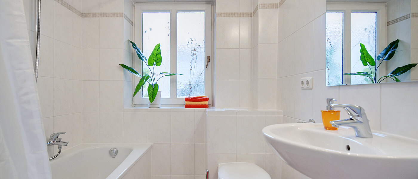 квартира München Schwabing (links der Leopoldstraße) 01 ванная комната 6480