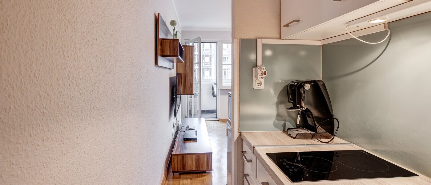 квартира München Schwabing (links der Leopoldstraße) 03 кухня 6491