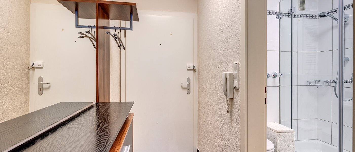 квартира München Schwabing (links der Leopoldstraße) 02 коридор 6491