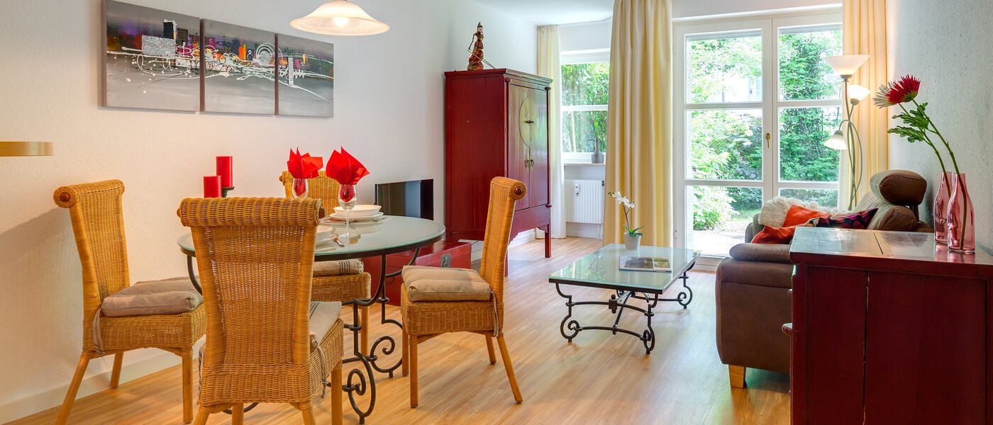 квартира с садом München Neuhausen 01 гостиная 6555