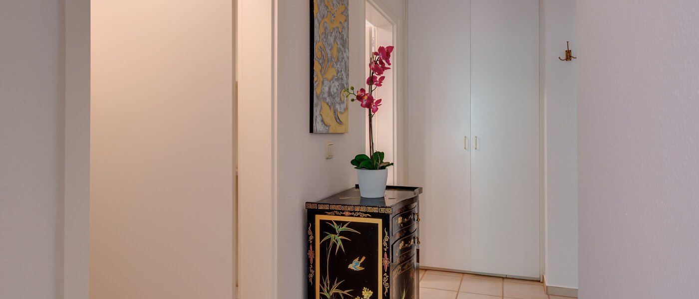 квартира с садом München Neuhausen 02 коридор 6555