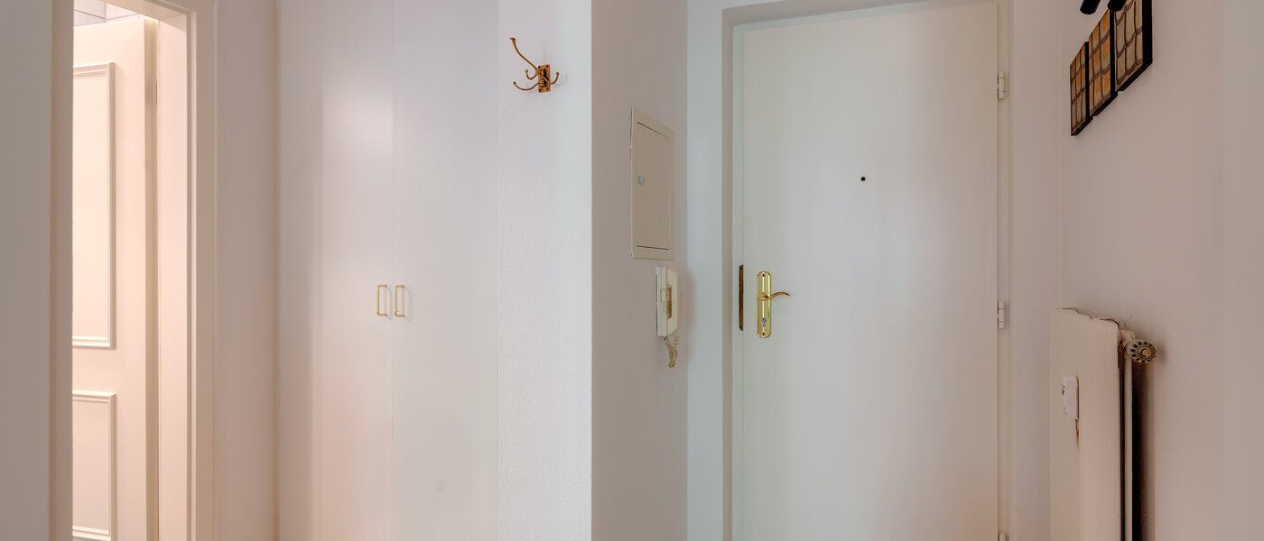 квартира с садом München Neuhausen 04 коридор 6555