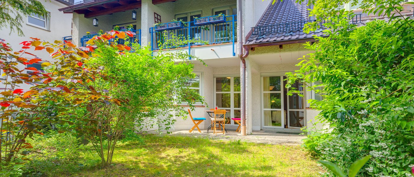 квартира с садом München Neuhausen 01 сад 6555