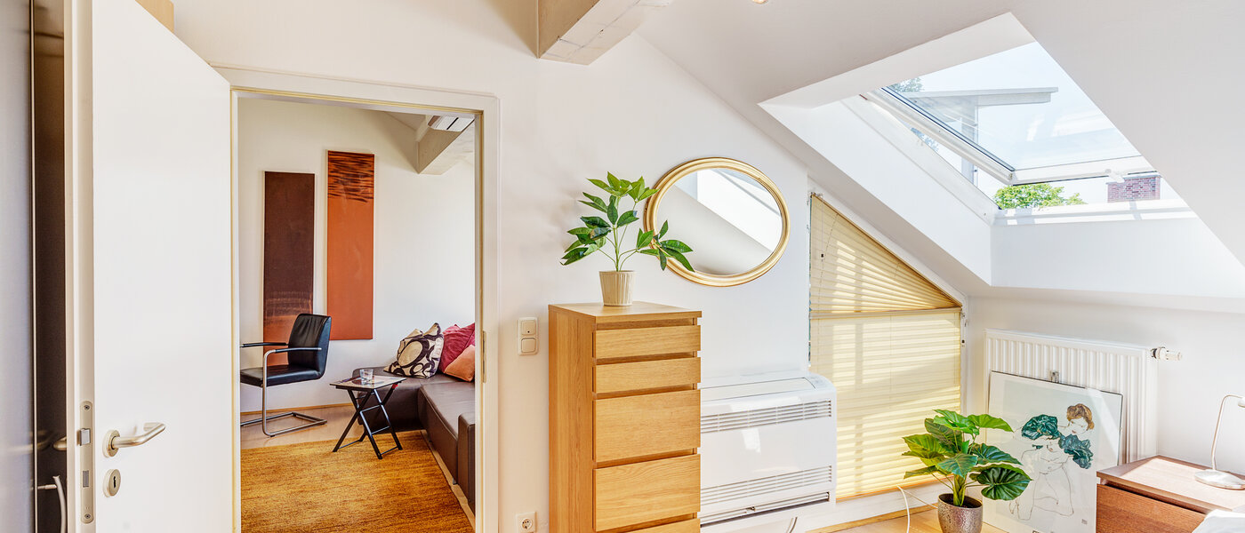 мансардная квартира München Giesing 04 спальная комната 6583