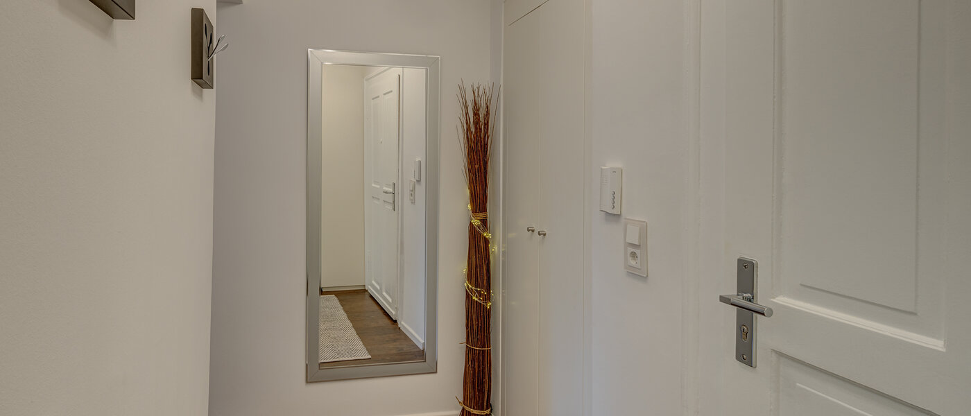 квартира München Neuhausen 01 коридор 6646