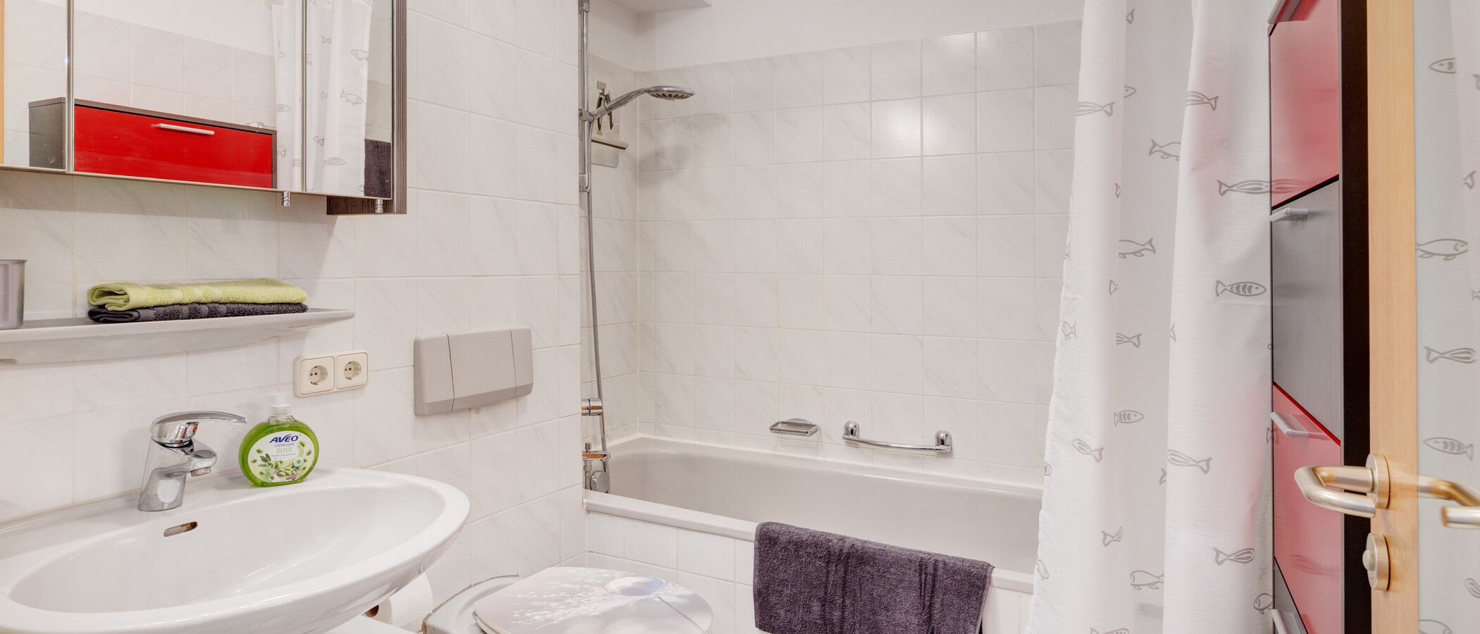 квартира с садом München Neuhausen 01 ванная комната 6696