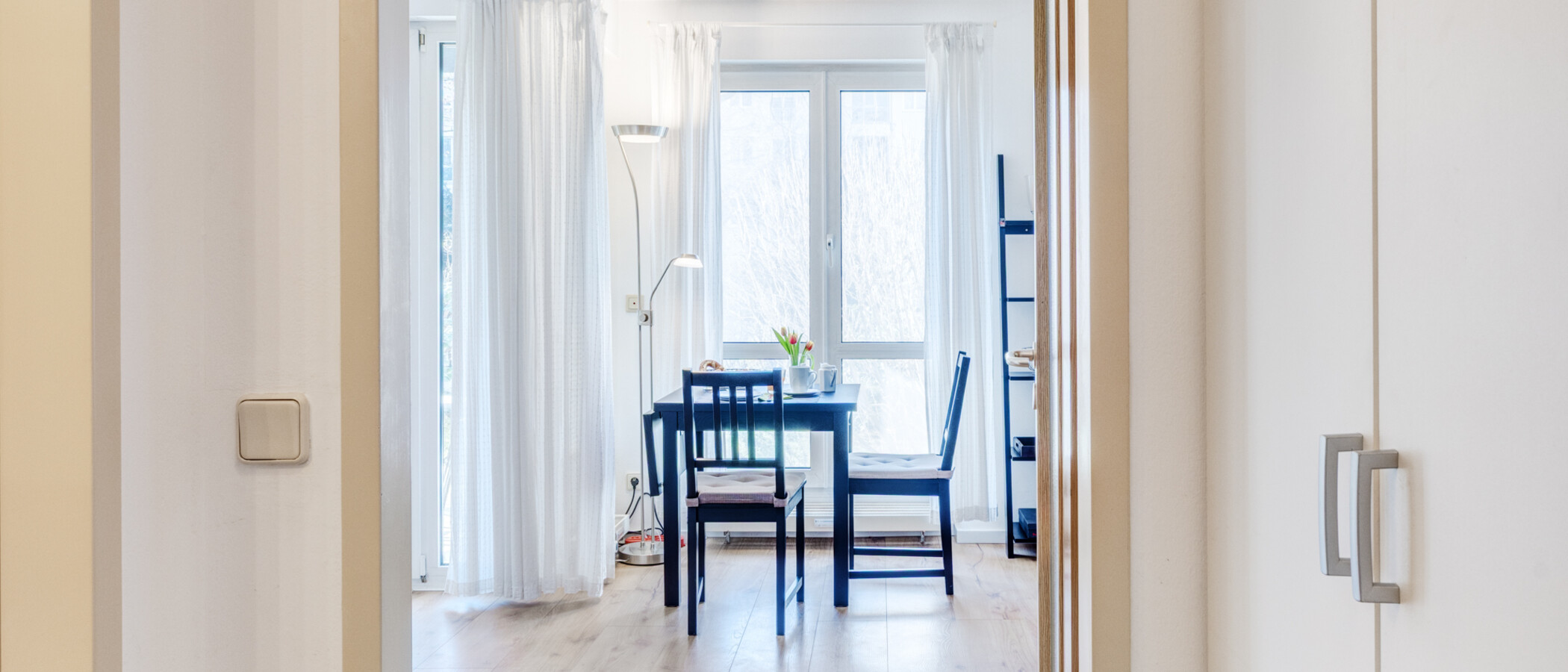 квартира с садом München Neuhausen 01 коридор 6696