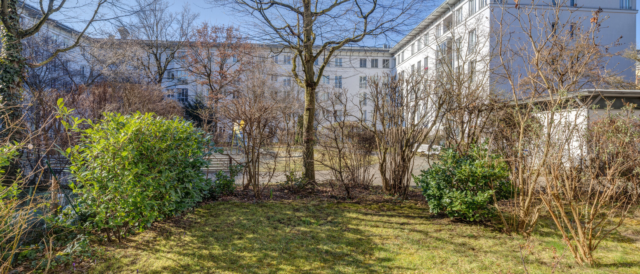 квартира с садом München Neuhausen 01 сад 6696
