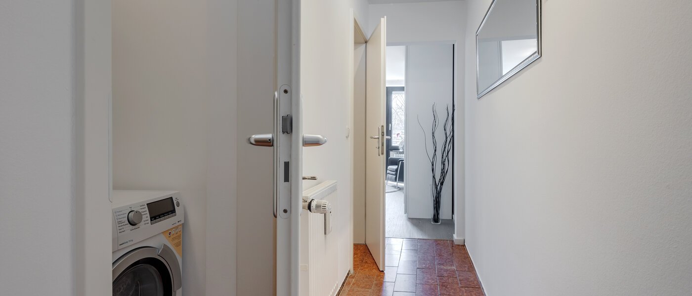 квартира München Bogenhausen 01 коридор 6716