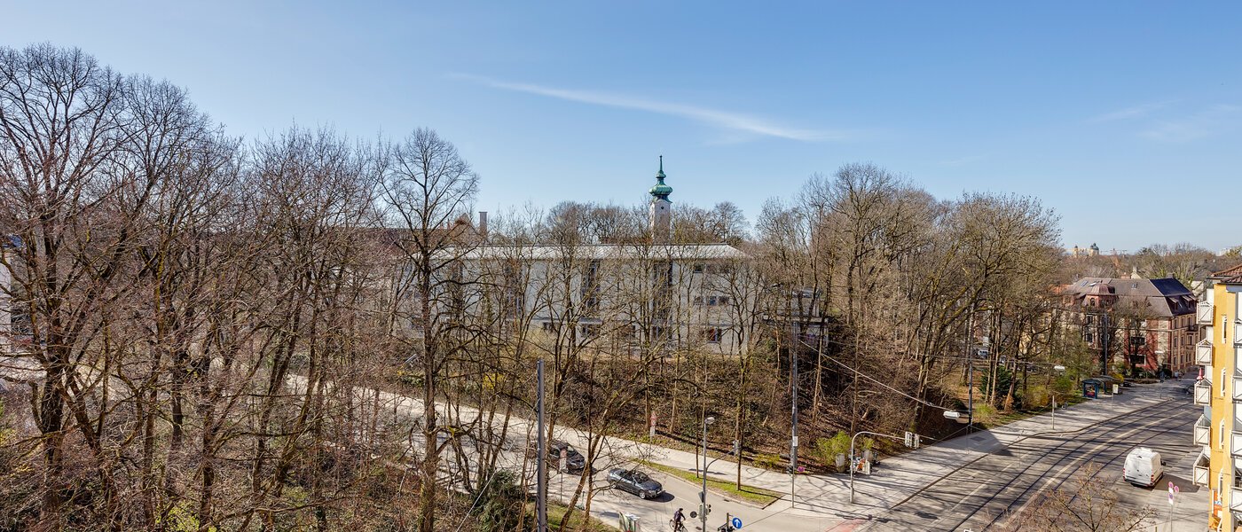 квартира München Bogenhausen 01 вид из окна 6716