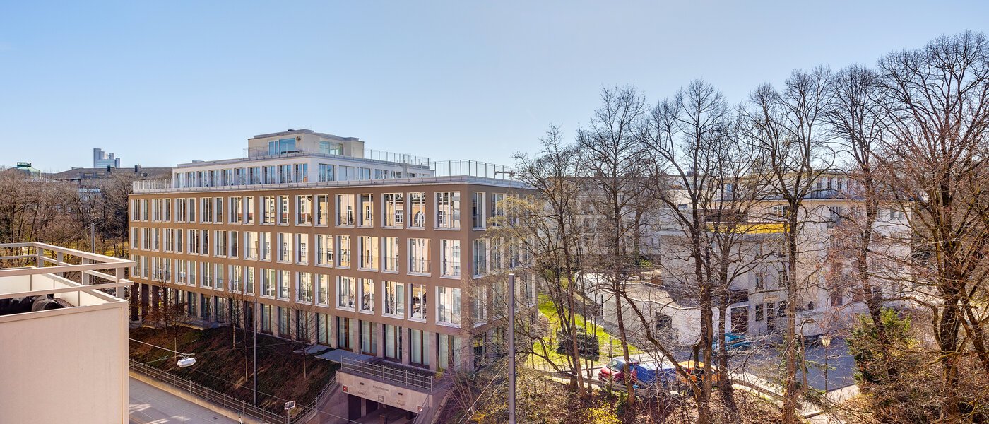 квартира München Bogenhausen 02 вид из окна 6716