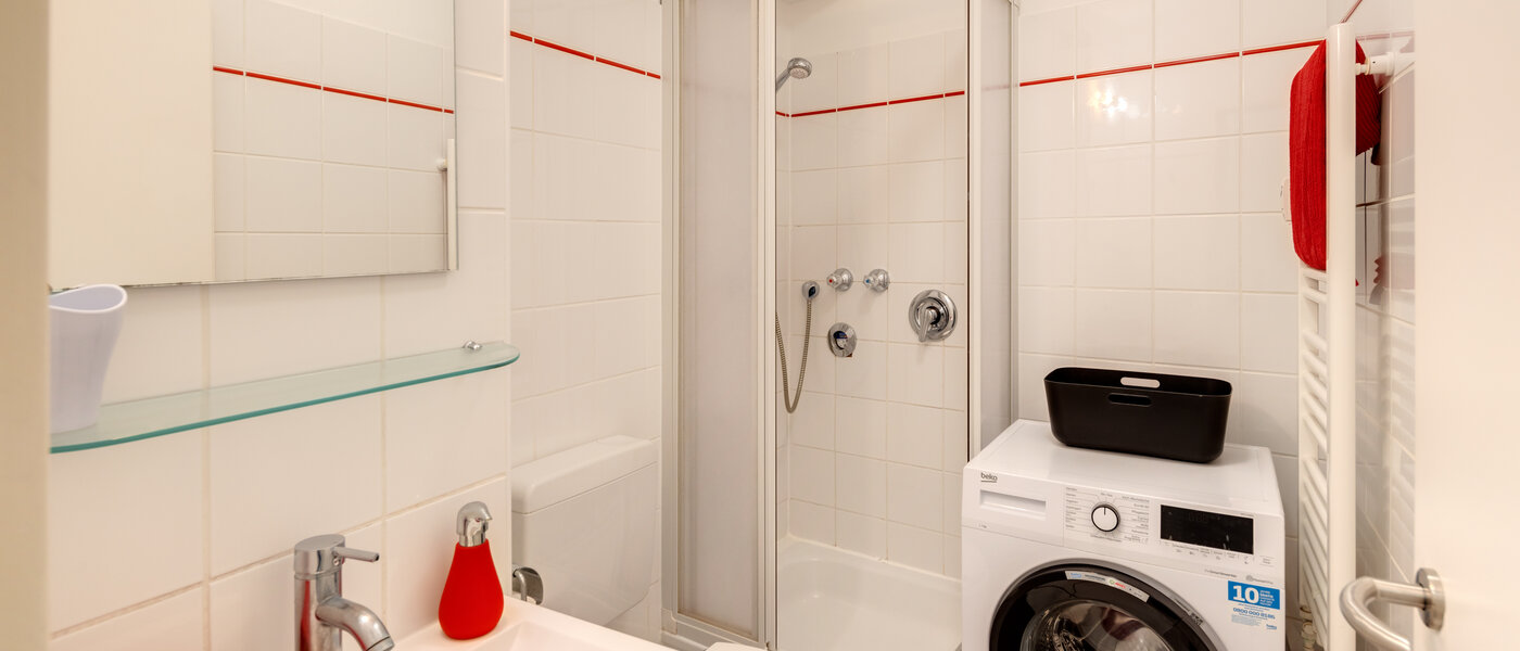 квартира München Glockenbachviertel 01 ванная комната 6835