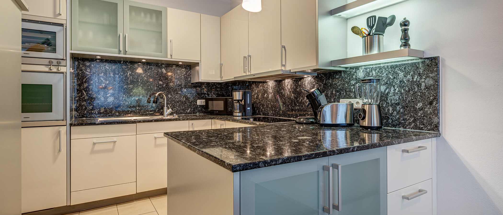 квартира München Lehel 01 кухня 6859