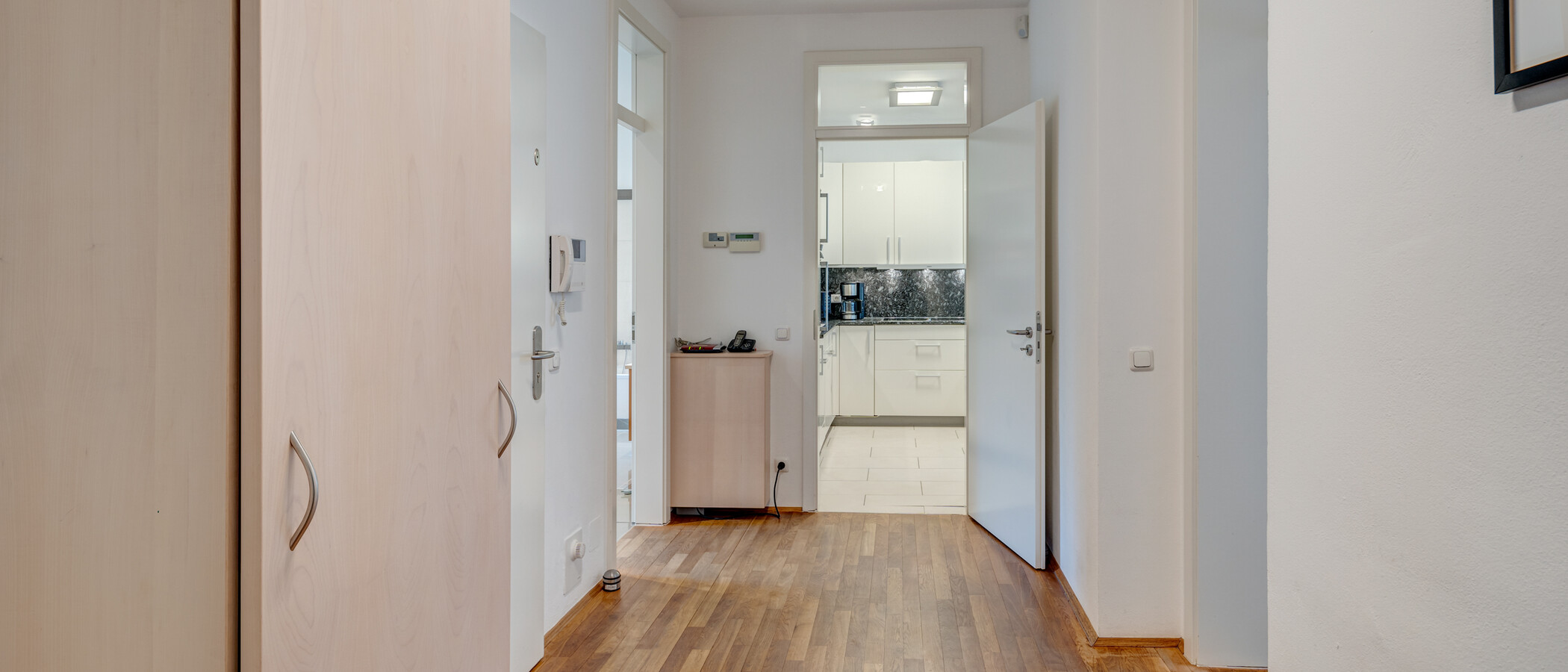 квартира München Lehel 01 коридор 6859