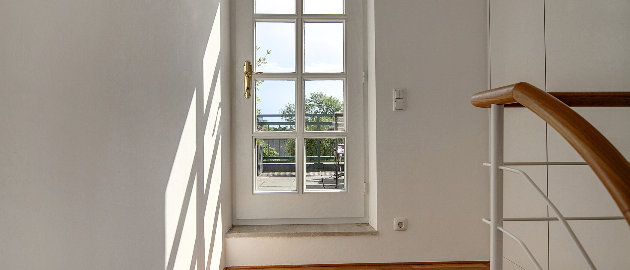 двухэтажная квартира München Schwabing (rechts der Leopoldstraße) 06 коридор 6884