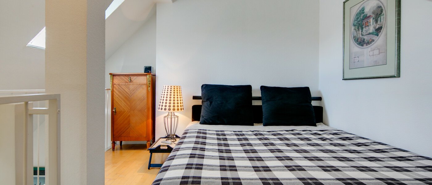 квартира-галерея München Nymphenburg 01 зона для сна 69