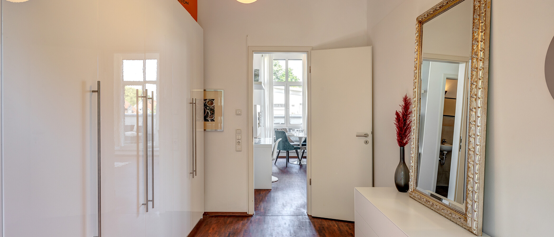 мансардная квартира München Fasanerie 02 гардеробная 6919
