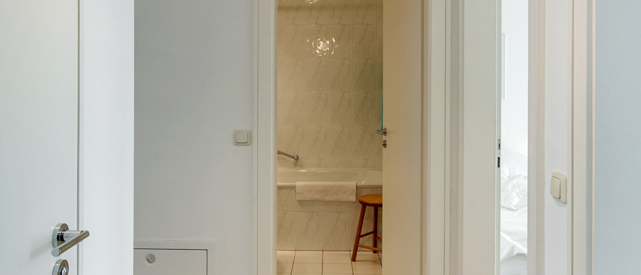 квартира München Schwabing-Nord (zw. Belgrad- & Leopoldstraße) 02 коридор 6928