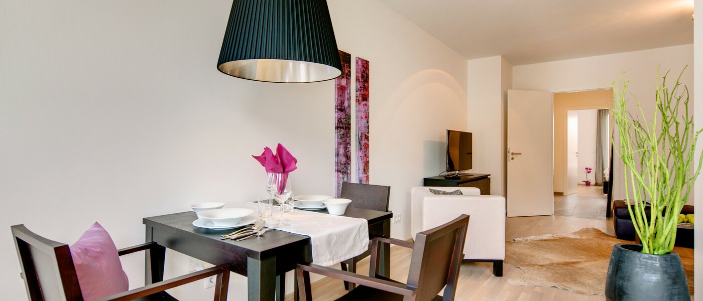 квартира München Maxvorstadt 02 столовая 7037