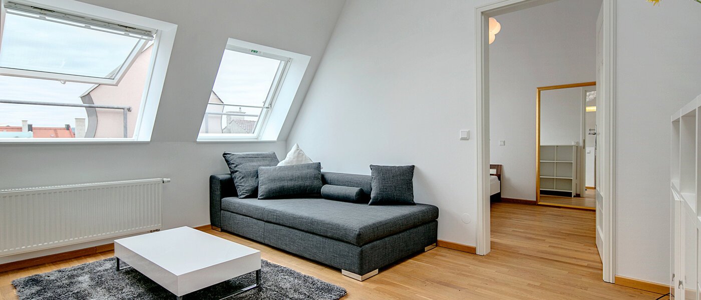 мансардная квартира München Neuhausen 01 гостиная 7084