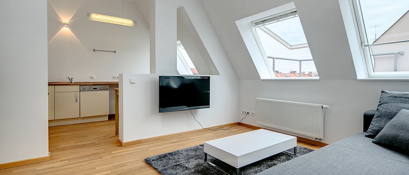 мансардная квартира München Neuhausen 02 гостиная 7084