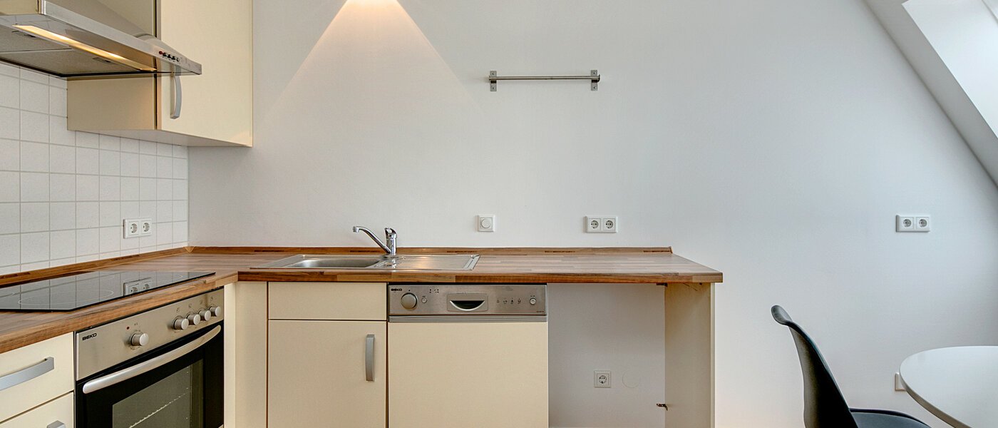 мансардная квартира München Neuhausen 02 кухня 7084