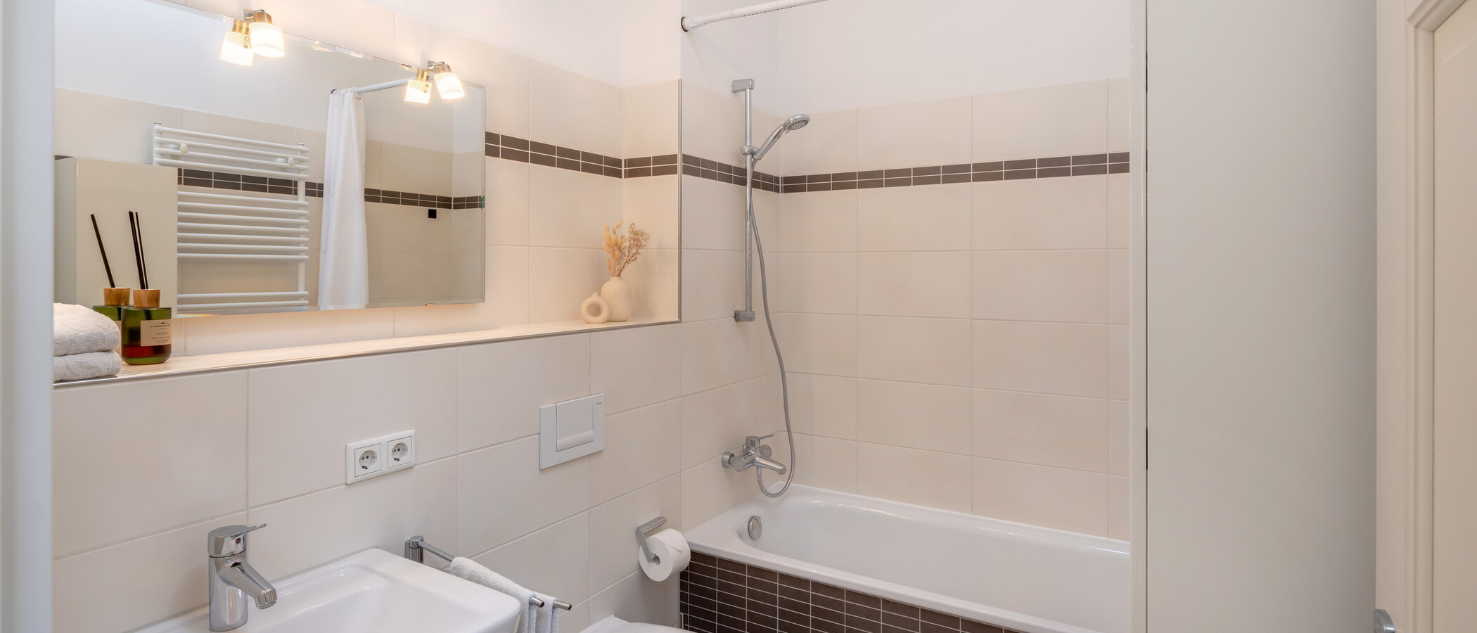 мансардная квартира München Neuhausen 01 ванная комната 7084