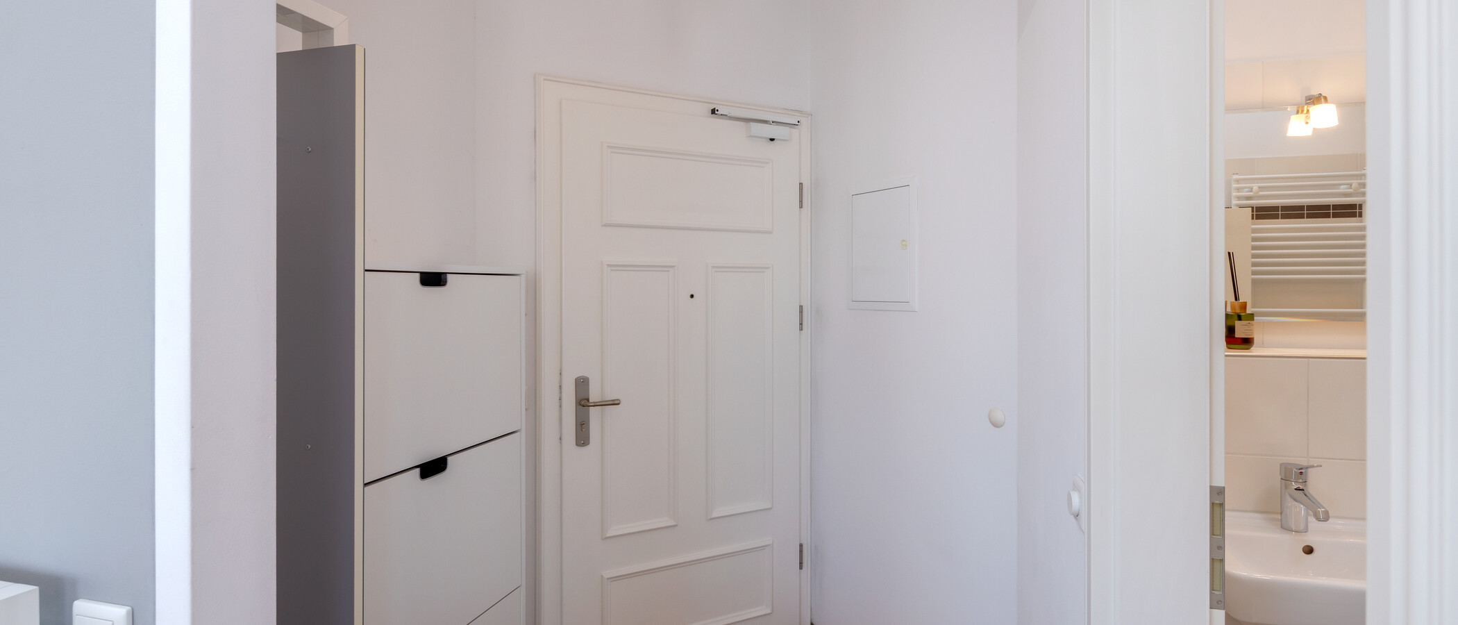 мансардная квартира München Neuhausen 01 коридор 7084