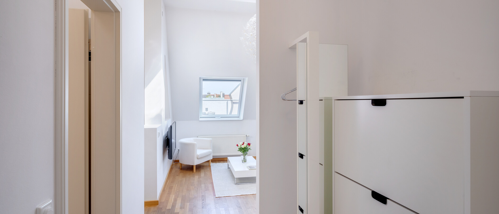 мансардная квартира München Neuhausen 02 коридор 7084
