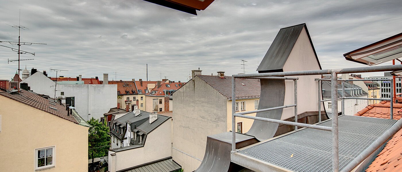 мансардная квартира München Neuhausen 01 вид из окна 7084