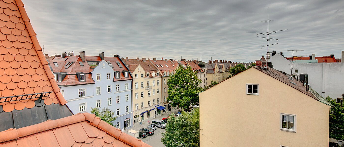 мансардная квартира München Neuhausen 02 вид из окна 7084