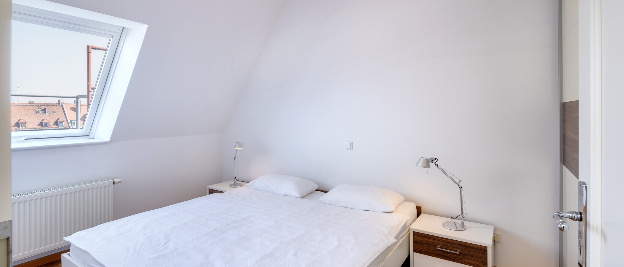 мансардная квартира München Neuhausen 01 спальная комната 7084