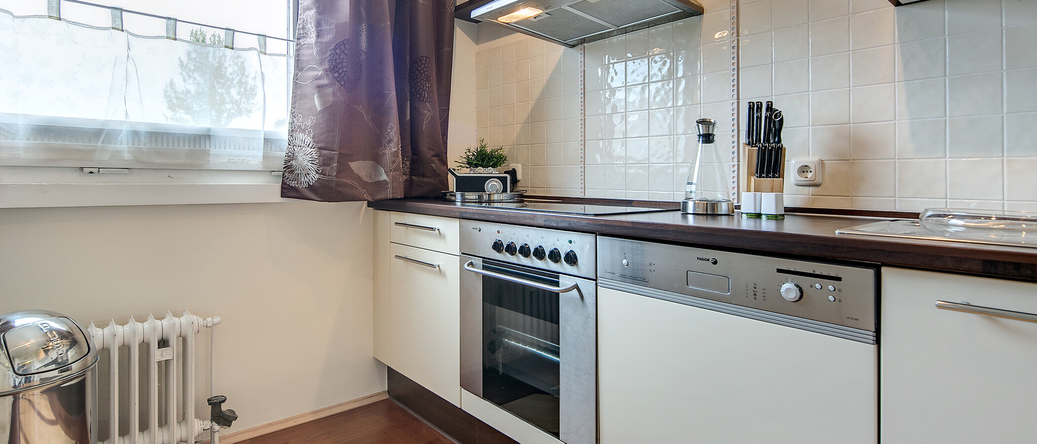 квартира München Arabellapark 01 кухня 7141