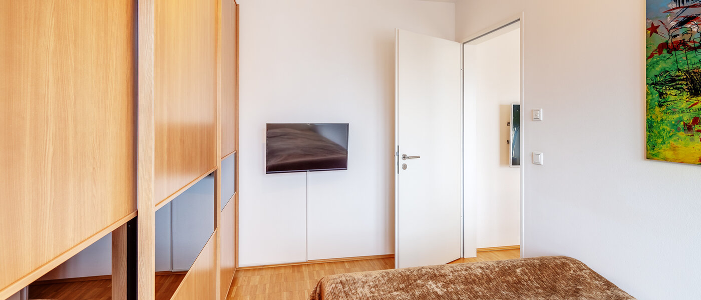 мансардная квартира München Schwabing-West 02 спальная комната 7226