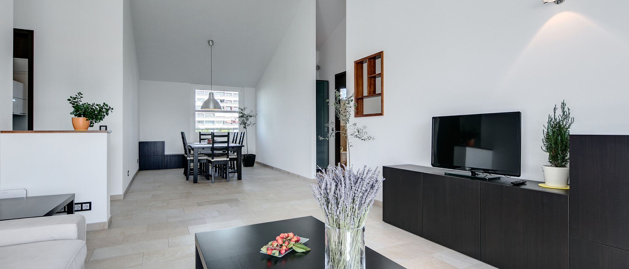 мансардная квартира München Arabellapark 05 гостиная 7279
