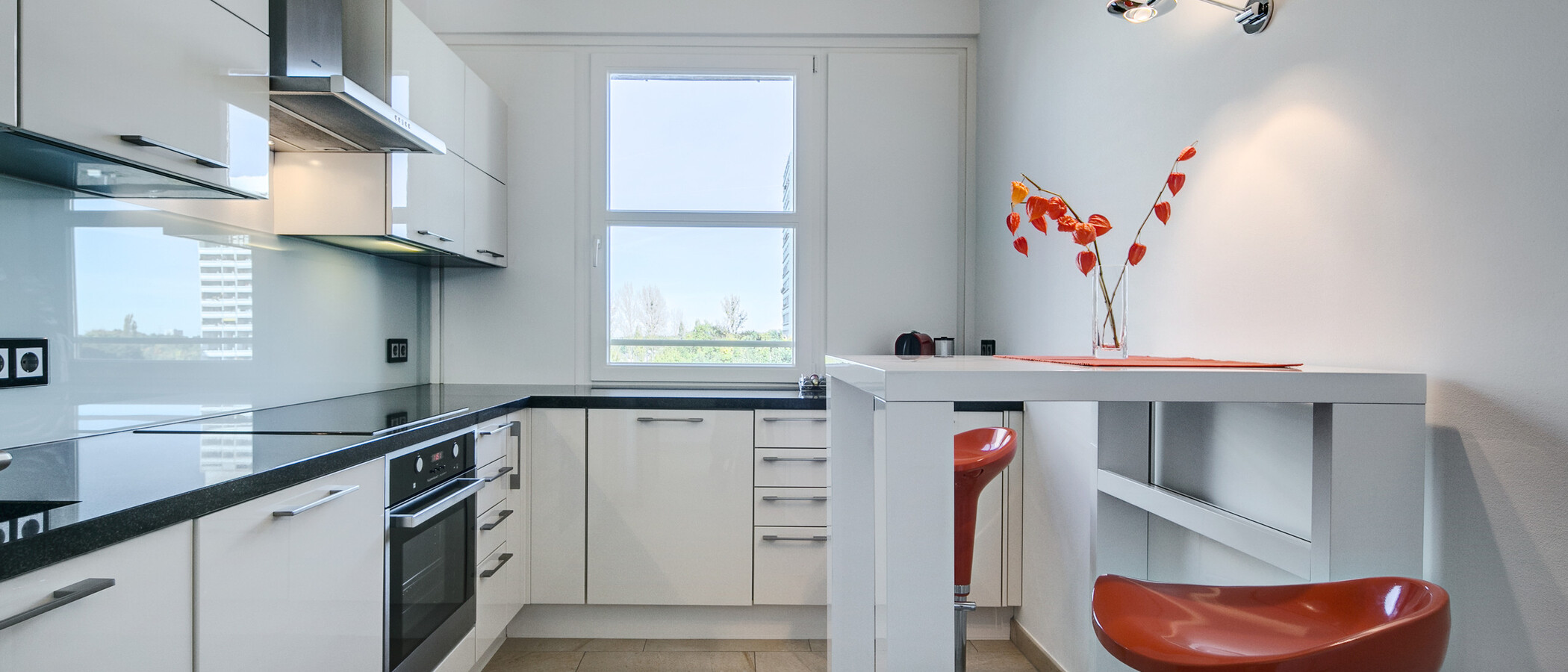 мансардная квартира München Arabellapark 01 кухня 7279