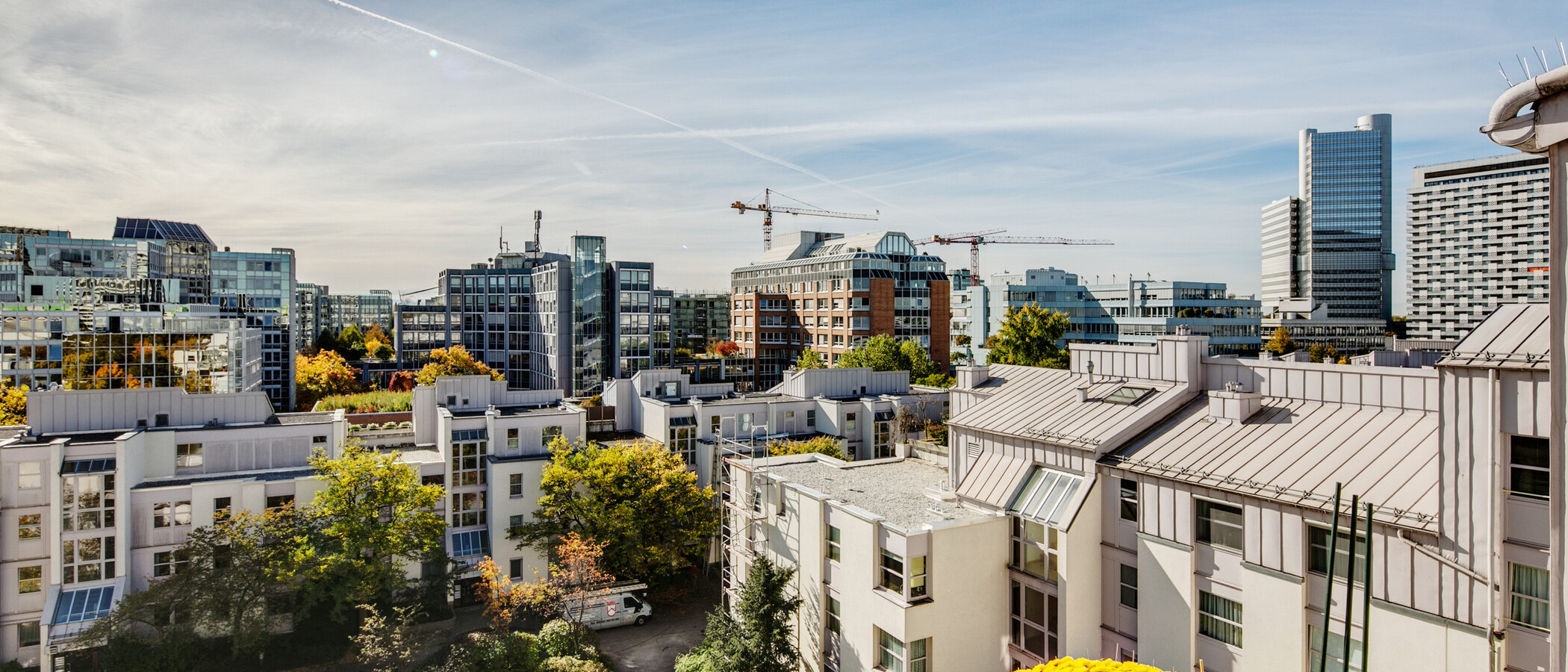 мансардная квартира München Arabellapark 02 вид из окна 7279