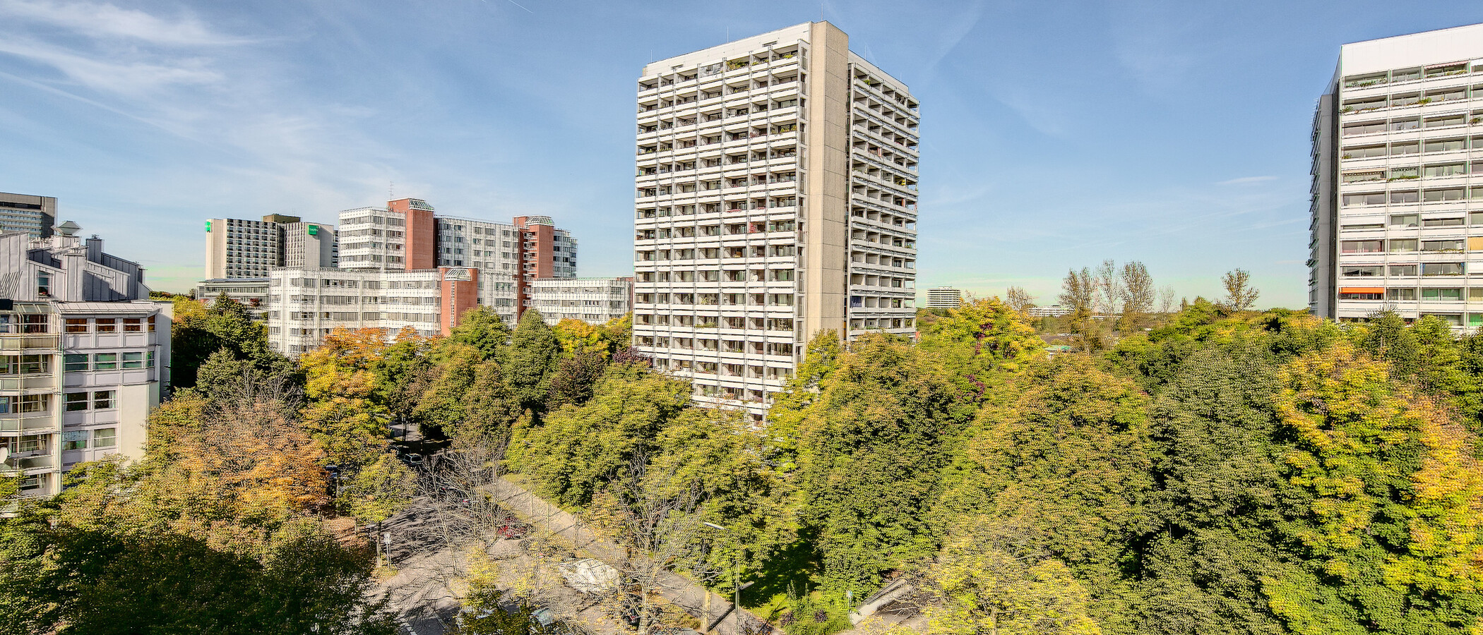 мансардная квартира München Arabellapark 03 вид из окна 7279