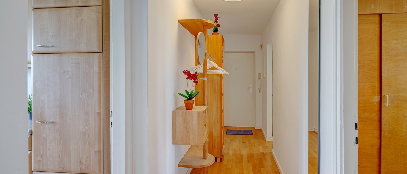 квартира München Bogenhausen 01 коридор 7308